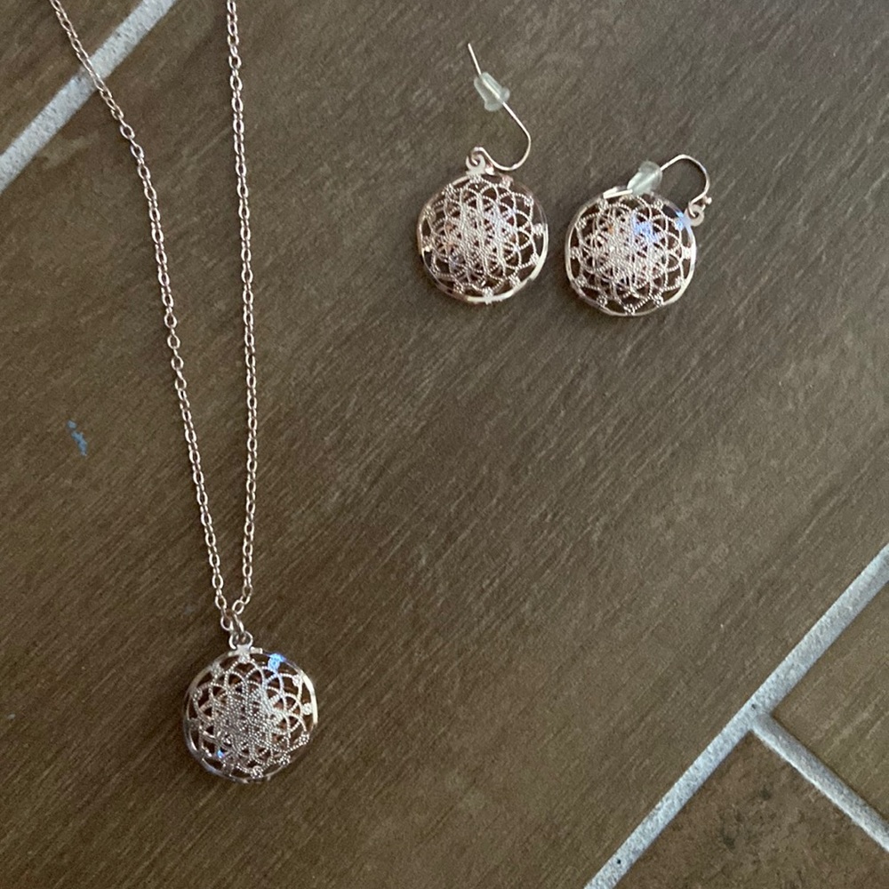 Necklace & Earrings
